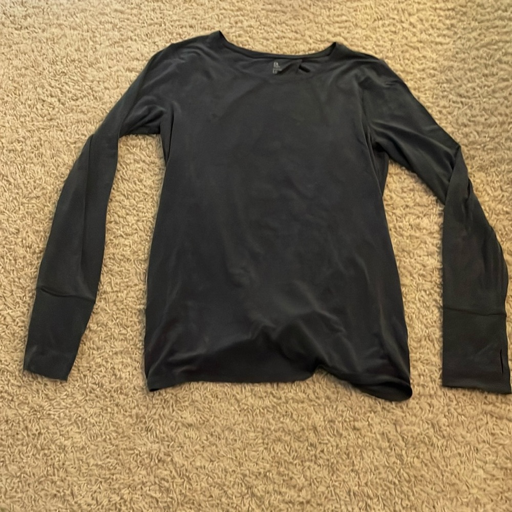 Gap fit breathable, long sleeve shirt women’s